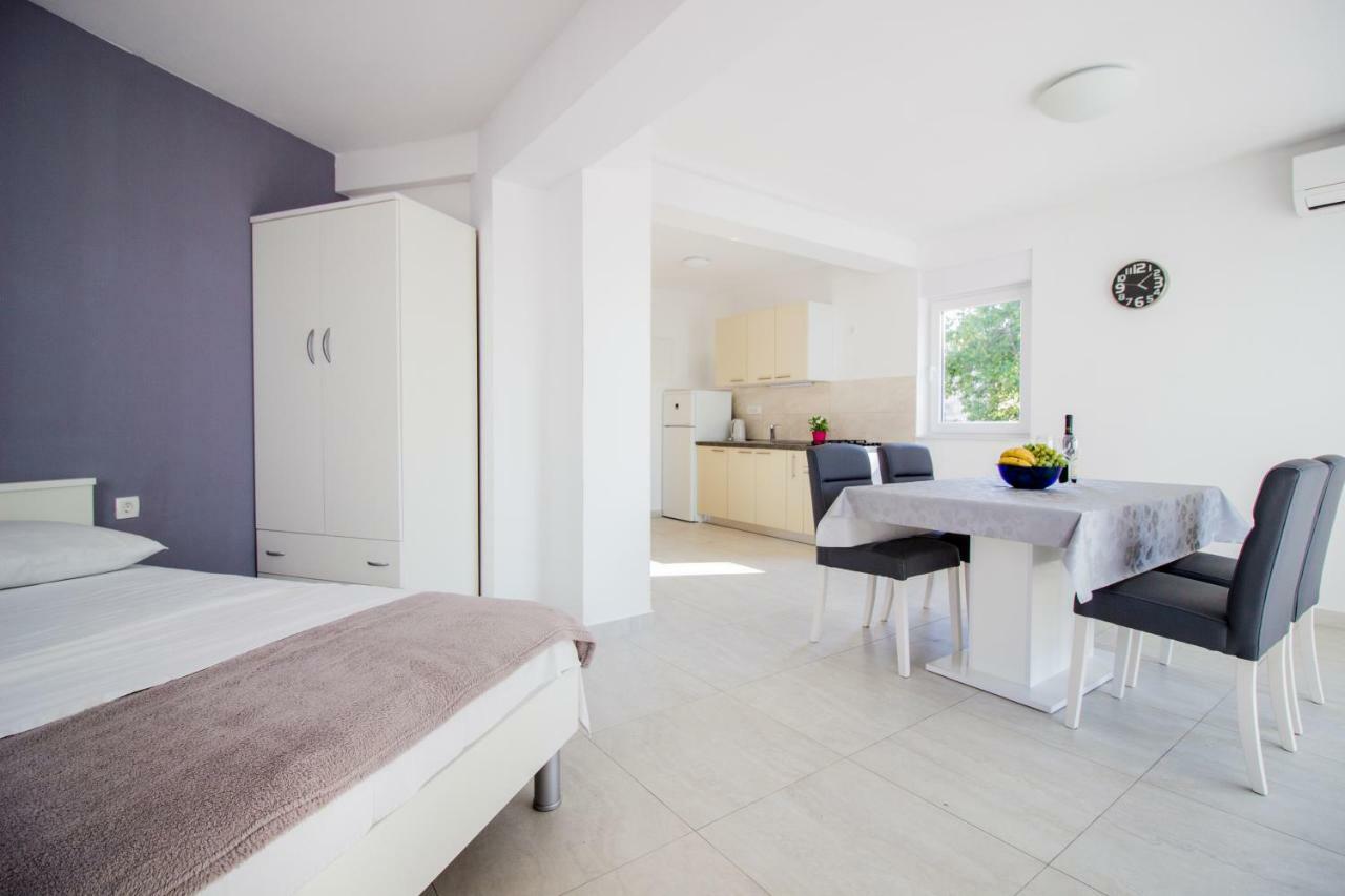 Ferienwohnung Colic Njivice Exterior foto