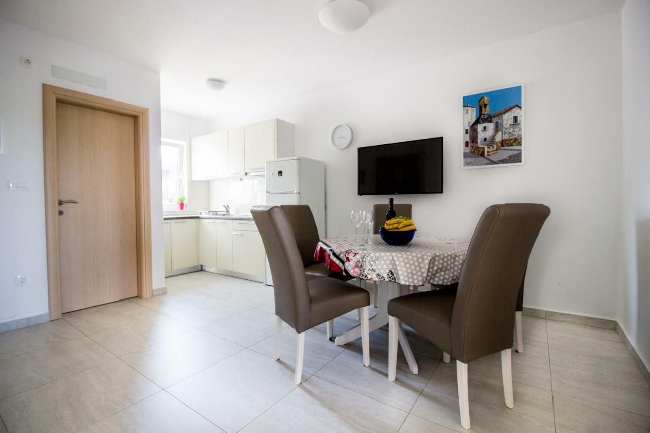Ferienwohnung Colic Njivice Exterior foto